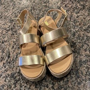 Gold Soda Sandals Size 7 Womens!